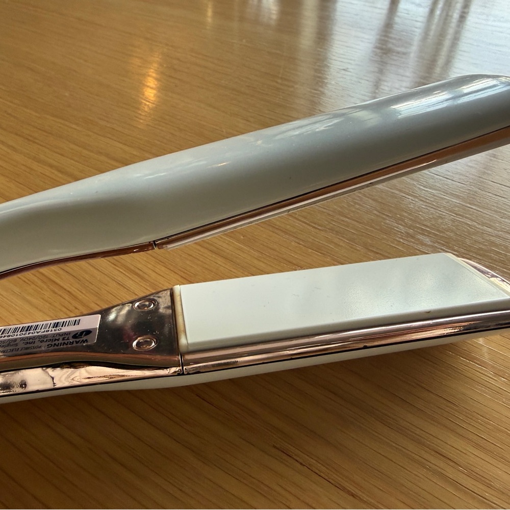 T3 White & Rose Gold Hair Straightener - Picture 5 of 9